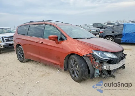 2018 Chrysler Pacifica Touring L z USA, uszkodzony, nr VIN 2C4RC1BG6JR174788